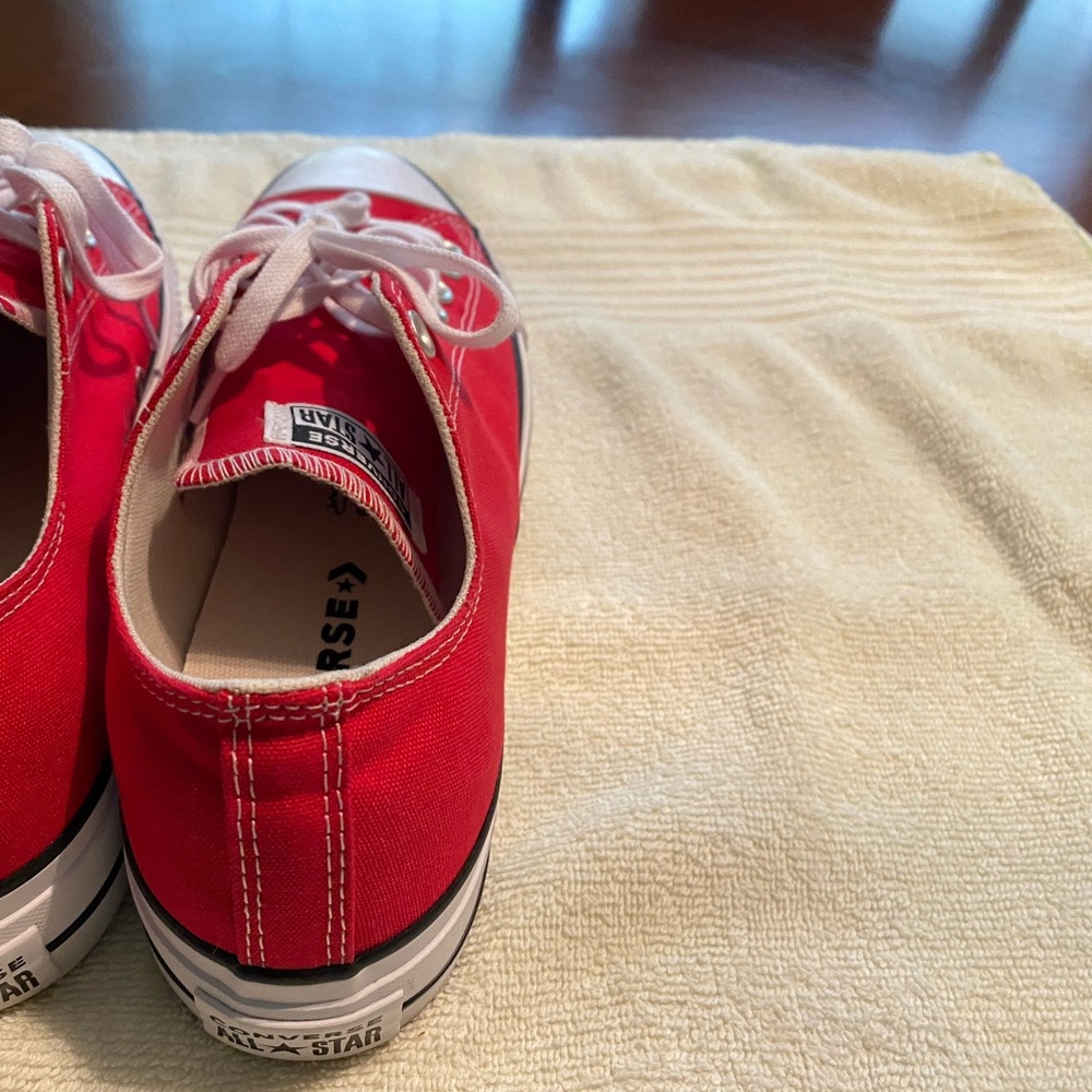 Converse - Picture 2 of 3